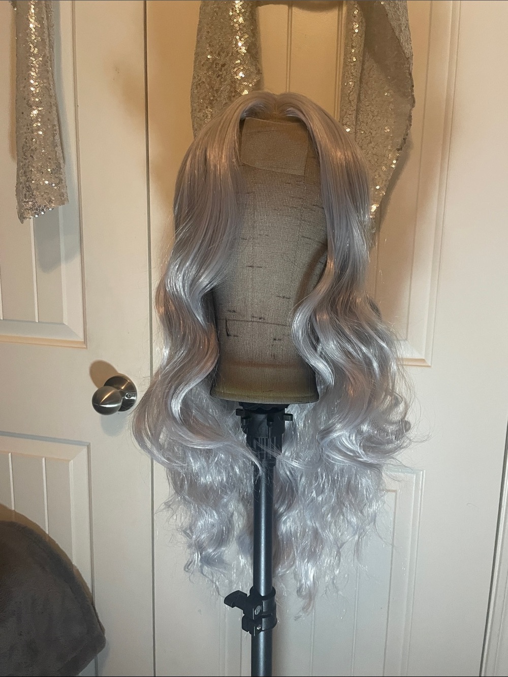 Silver Long Wavy Women's Lace Wig - Stylish Heat-Resistant Synthetic Hair